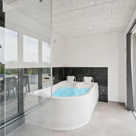 Stunning In With Kitchen Holiday home