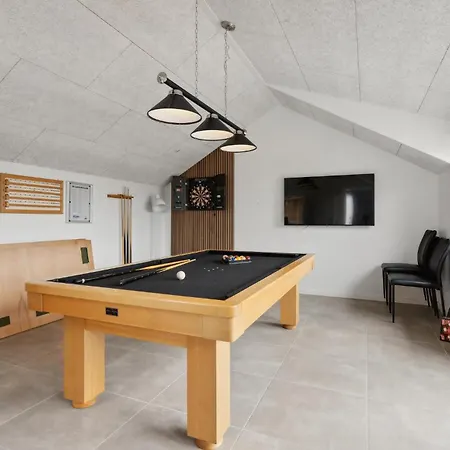 Holiday home Stunning In With Kitchen