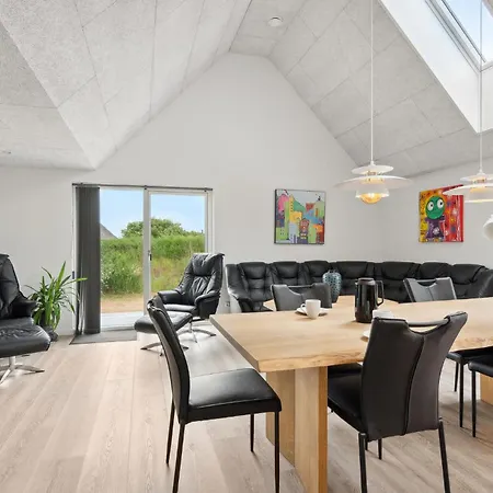 Stunning In With Kitchen